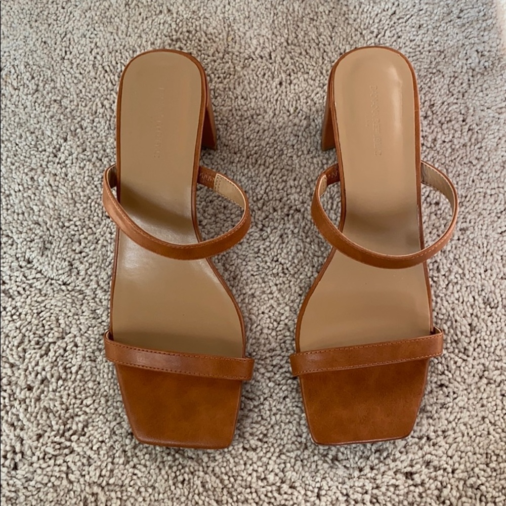 Banana Republic leather heeled sandals